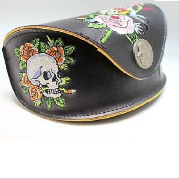 Ed Hardy Black VINTAGE Women's Sunglasses! - Picture 2 of 16